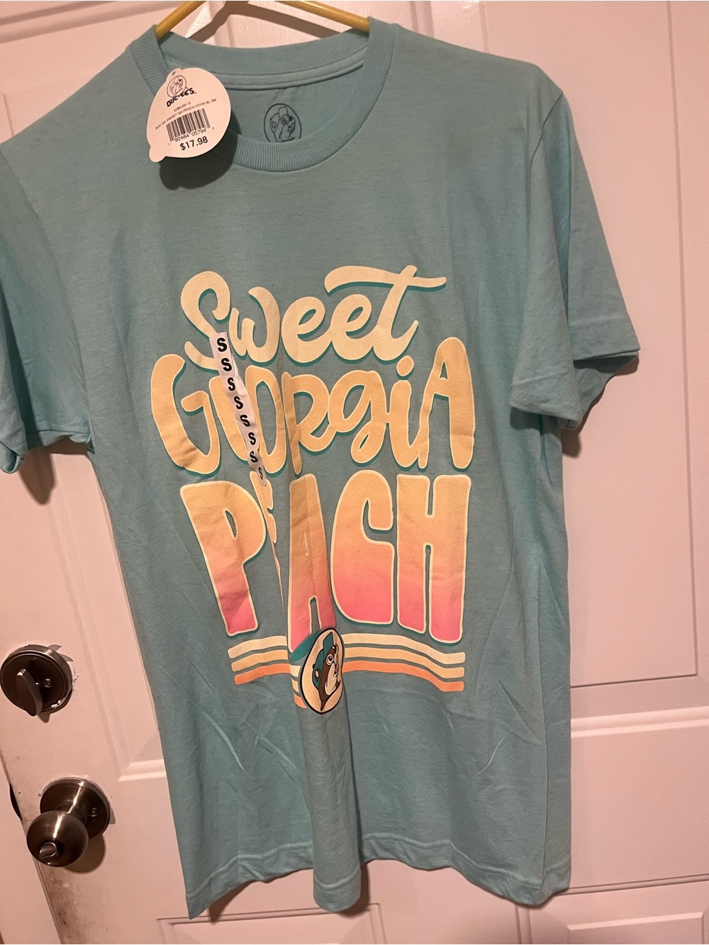 Buc-ee’s Bucee’s Sweet Georgia Peach Light Blue Tshirt Adult Small NEW
